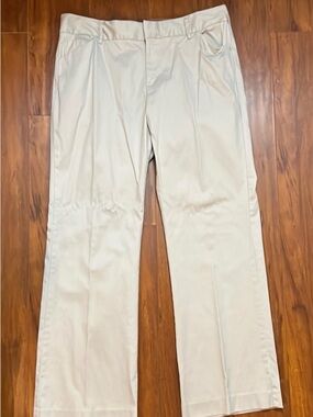 G.H. Bass & Co. Stretch Women’s khaki colored Pants. Size 14